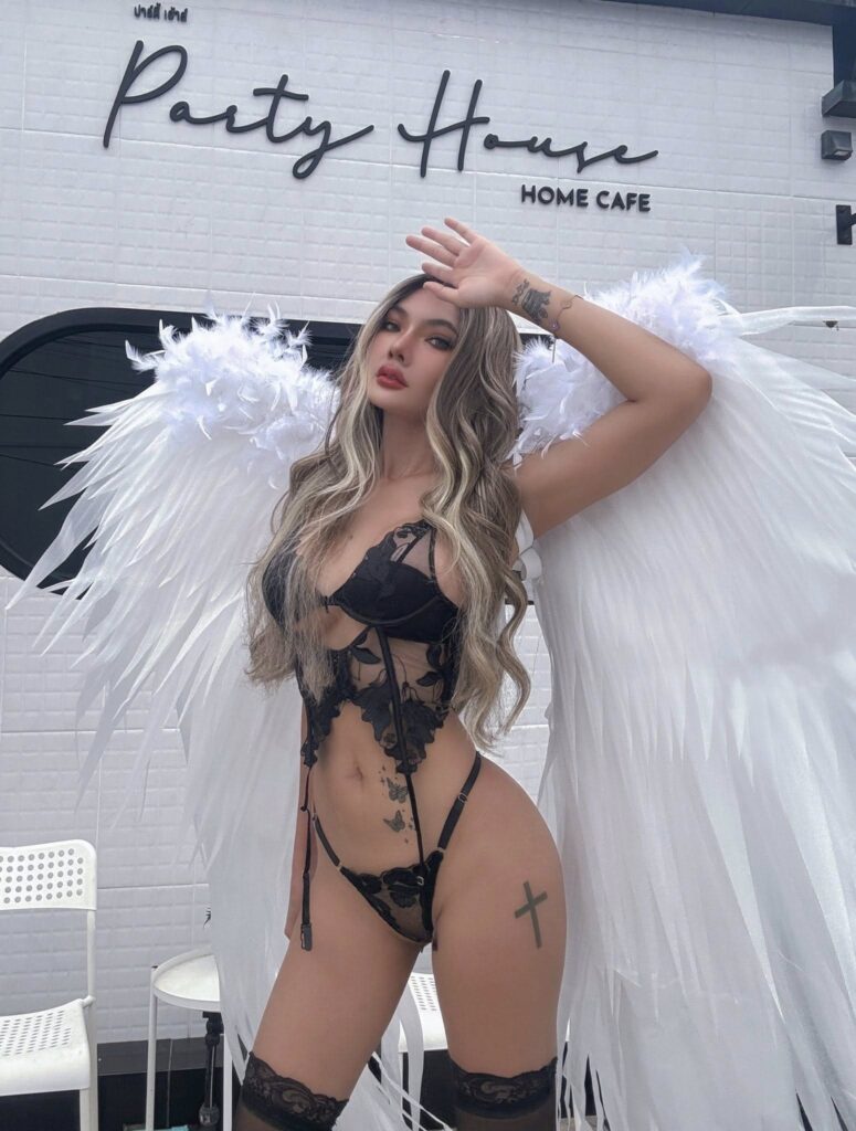 พลอย พรหมพร Onlyfans